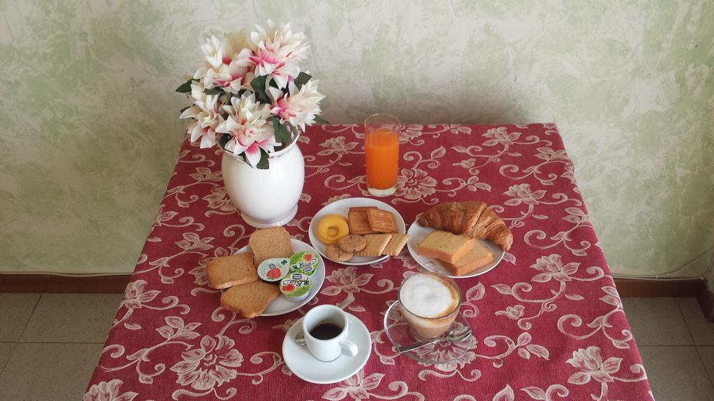 Bed & breakfast Santa Fara Bari Bagian luar foto