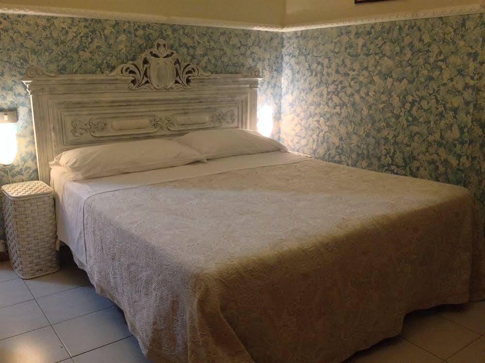 Bed & breakfast Santa Fara Bari Bagian luar foto