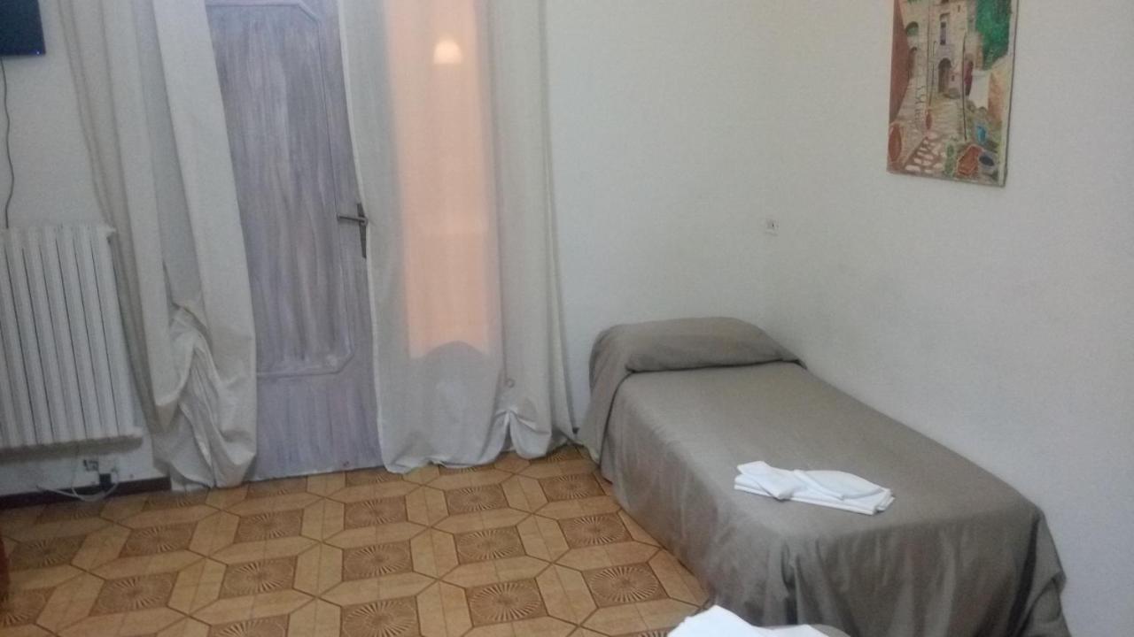 Bed & breakfast Santa Fara Bari Bagian luar foto